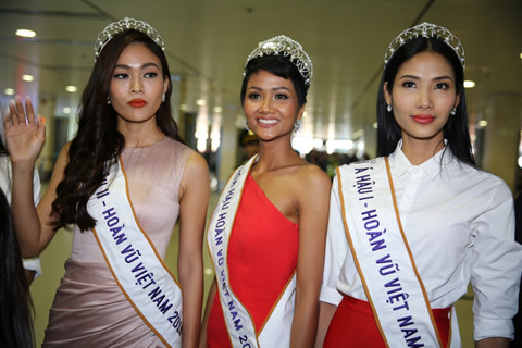 Cho Thuê Trang Phục Biểu Diễn Giá Rẻ Số 1 Tại Kim Khôi Shop