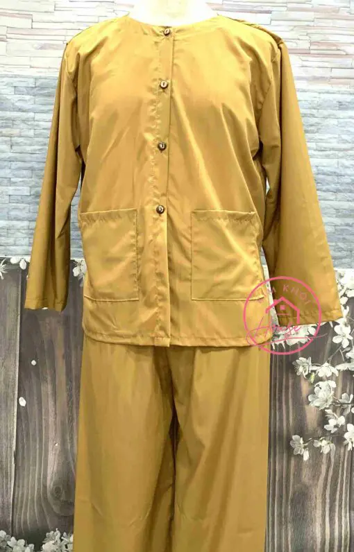 Bà ba nam màu vàng
