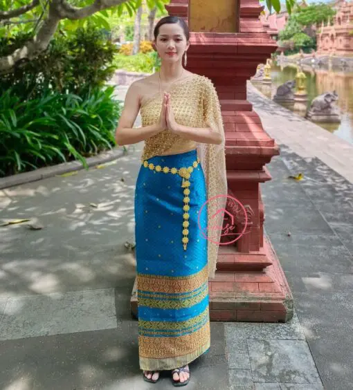 Trang Phục Thái Lan Xanh Hoa Văn Khăn Vàng